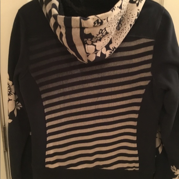 Roxy zip-up hoodie - Picture 2 of 3